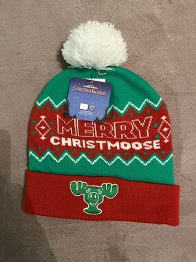 Bioworld Green and Red "Merry Christmoose" Pom Beanie National lampoons Xmas VK